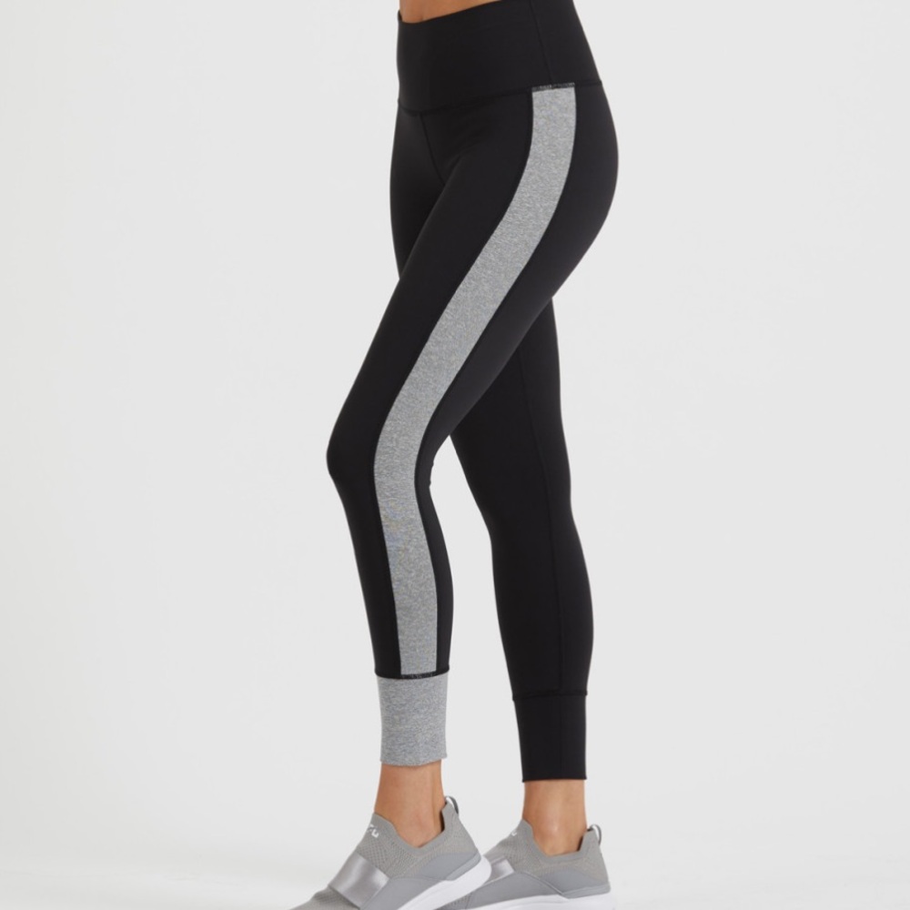 Vuori Color block Black Dark Gray Heather Side Stripe Leggings